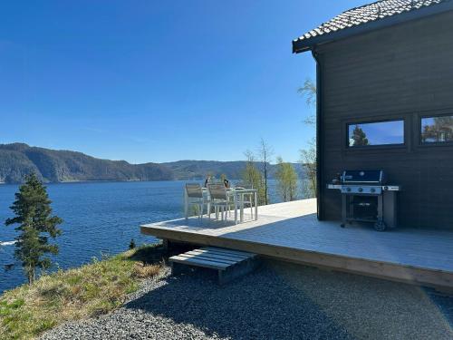 A szálláshely kívülről, Panoramic Cabin By Lake Lundevannet in Moi