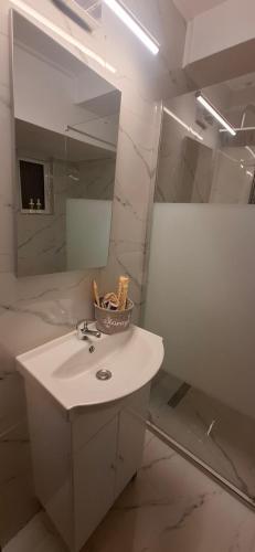Pireaus platinum rooms & suites in Athens
