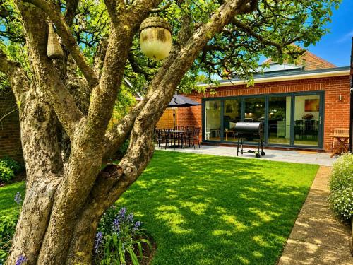 Mudeford Coastal Retreat - Parking - Walk to Beach - Pet Friendly - Sleeps 6 gîte à louer Best Western Waterford Lodge