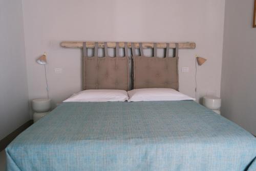 2 twin beds