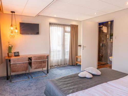 2 twin beds