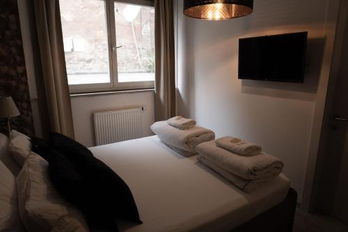 Mary's Rooms & Apartments 4
