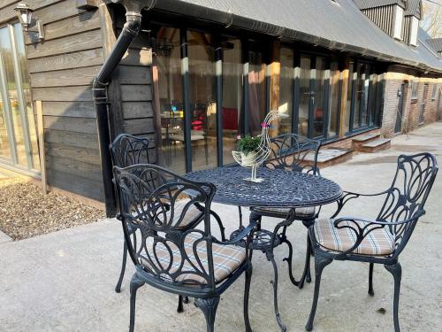 Archers, listed barn, farmstay in 蒂姆斯伯里