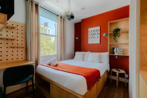 Exhibition Court Hotel - image 35