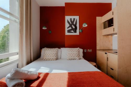 Exhibition Court Hotel - image 37