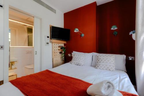 Exhibition Court Hotel - image 34