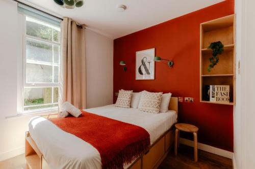 Exhibition Court Hotel - image 24