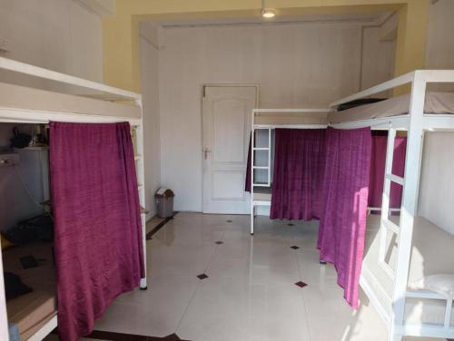 1 bunk bed