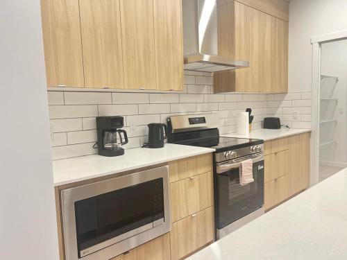 Cozy Edmonton Retreat Near West Edmonton Mall in Acheson (AB)