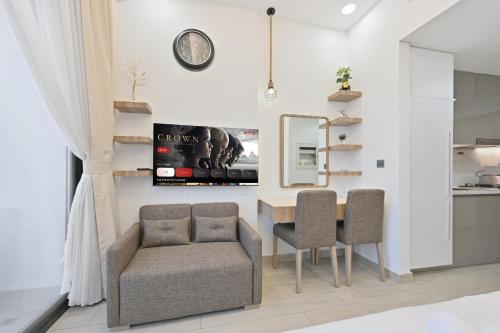 Modern Studio Close to Downtown - image 11