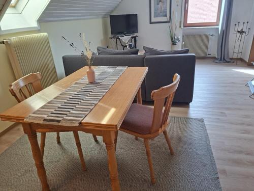 Koplietošanas atpūtas telpa ar TV, Ferienwohnung Haus Silvia in Fladungen