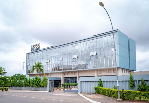 Entrance, Seen Ran Hotel Bouake in Bouaké