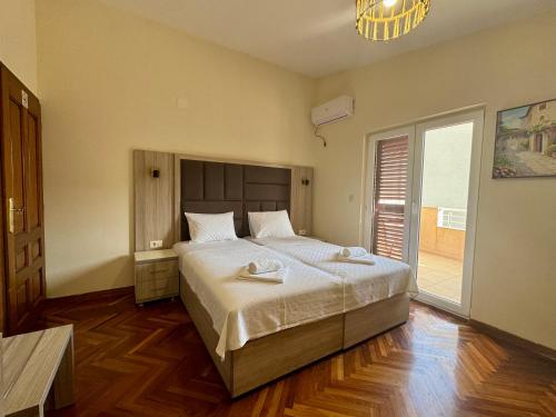 Apartments by Villa Kosta