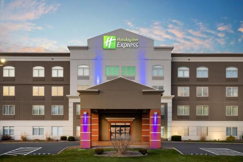 Holiday Inn Express Syracuse-Fairgrounds an IHG Hotel - image 37