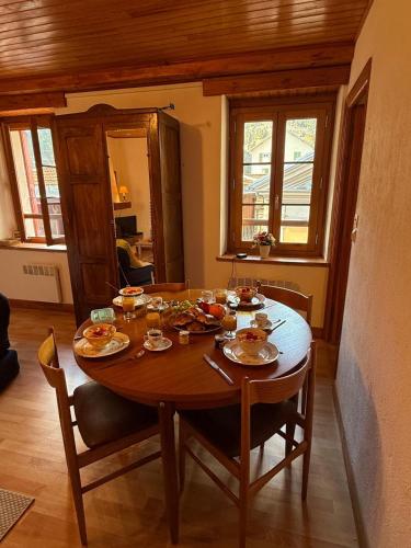 MY CASA - St Martin-Vesubie - Charming 1-Bedroom Apartment Nature & Mountain Getaways in 聖馬丁維蘇比耶