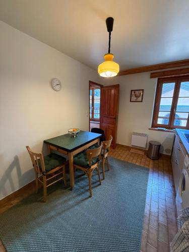 MY CASA - St Martin-Vesubie - Charming 1-Bedroom Apartment Nature & Mountain Getaways in 聖馬丁維蘇比耶