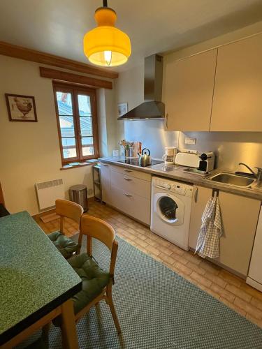 MY CASA - St Martin-Vesubie - Charming 1-Bedroom Apartment Nature & Mountain Getaways in 聖馬丁維蘇比耶