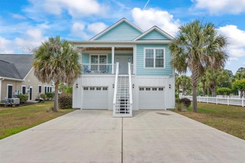4BR Home Near MarshWalk Pro Golf Simulator – khách sạn tại Murrells Inlet