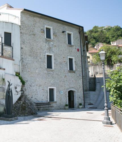 Ostello della Gioventù Massimo Troisi (Ostello della Gioventu Massimo Troisi) in Олівето Сітра