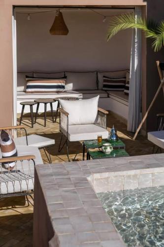 Riad Heated Pool & Rooftop in the Heart of the Medina - image 7