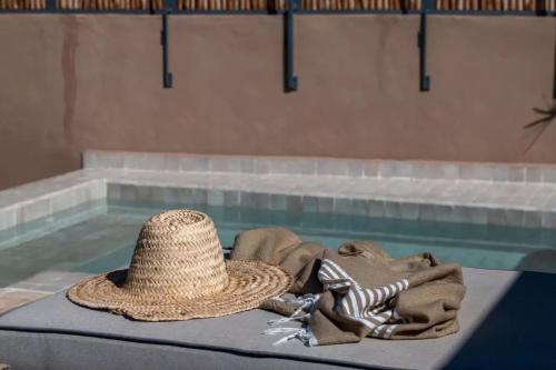 Riad Heated Pool & Rooftop in the Heart of the Medina - image 11