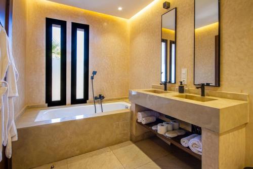 Villa Olya 520 sqm Architect-Designed Villa with - image 4