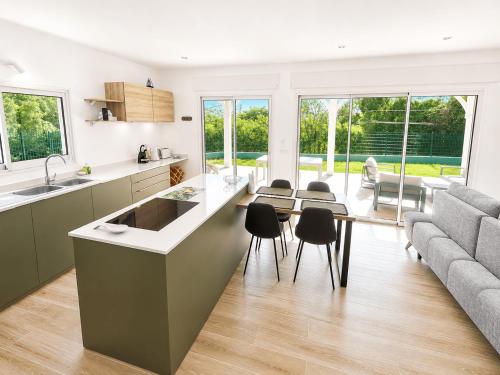 Villa au calme 3 ch climatisées jusqu a 6 personnes pas de vis à vis pas de sargasses (Villa au calme 3 ch climatisees jusqu a 6 personnes pas de vis a vis pas de sargasses) in Bouillante