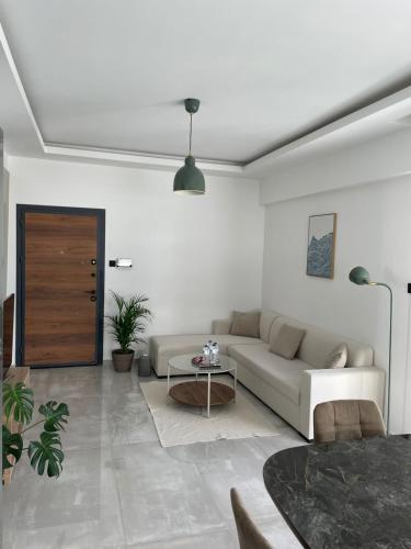 Modern Balcony Flat in Dereboyu - Walk Everywhere – khách sạn tại Ortakoy