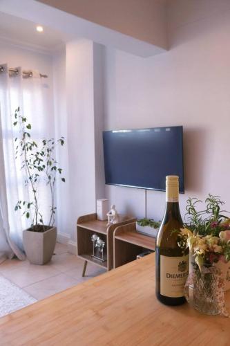 Cozy Corner Apartment - main image
