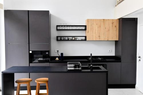Retro 3A 2-BR Loft in Gemmayze - image 2