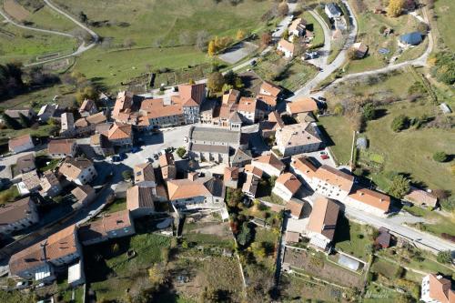 Maisonnette ardéchoise au centre du village (Maisonnette ardechoise au centre du village) in Nozieres