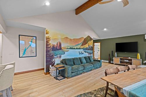 Pool Arcade Mtn Views Lake George Home Retreat WFH in Varensburga (NY)