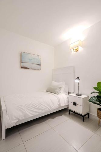 New Listing Deal – Brickell 2BR+Den in Other