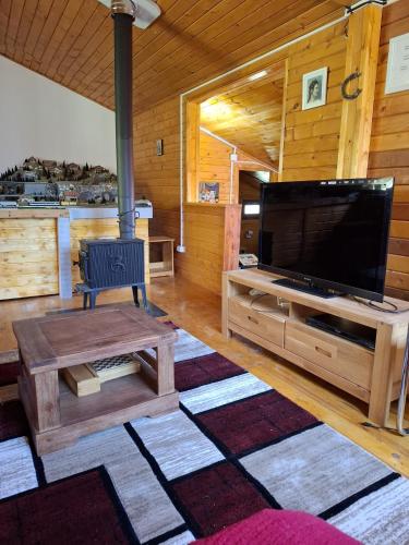 Cabana trenulețelor (Cabana trenuletelor) in Cornu De Jos