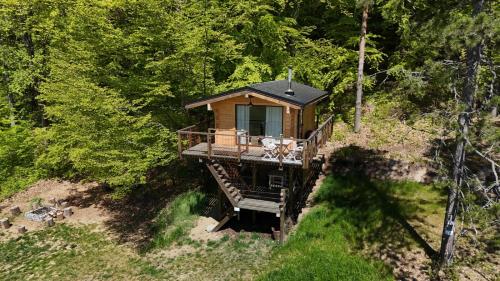 Treetop Tiny House Pod Korunami – khách sạn tại Majer