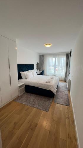 River walk apartment