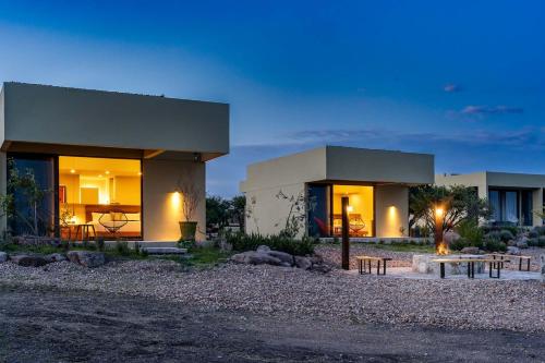 Villa Lua, 2BR Countryside Bungalows for 6 Guests