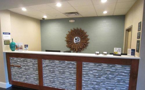 Cedartown Inn & Suites - 로비