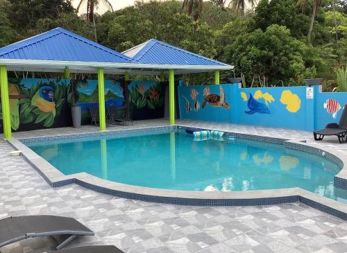 Peldbaseins, 2br Vacation Villa Apartment in Dennrey St Lucia in Anse La Raye