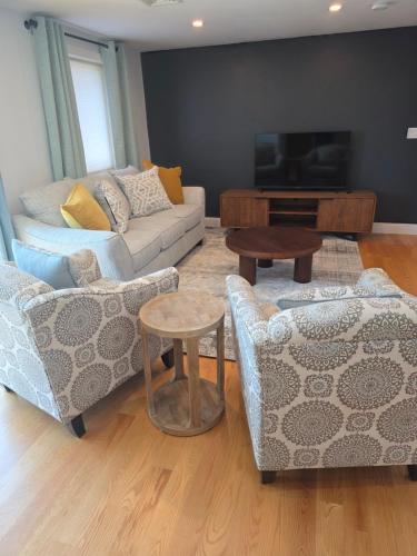 Newly renovated Condo 1 mile from Salem – khách sạn tại Beverly (Ma)