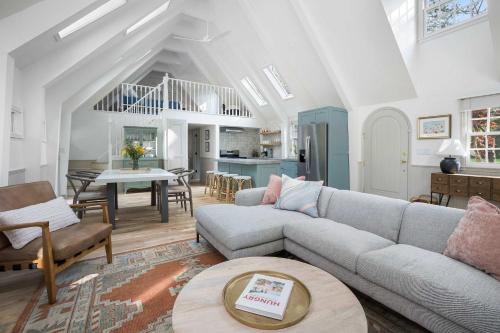 The Songbird by Juniper Holiday + Home in Union Pier (MI)
