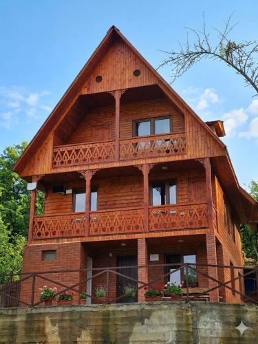 Wooden Cottage '' Lailashi '' in Lailashi