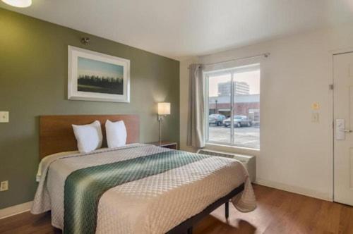 1 queen bed