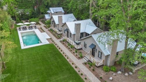 The Townie Cottages by Juniper Holiday + Home in Union Pier (MI)