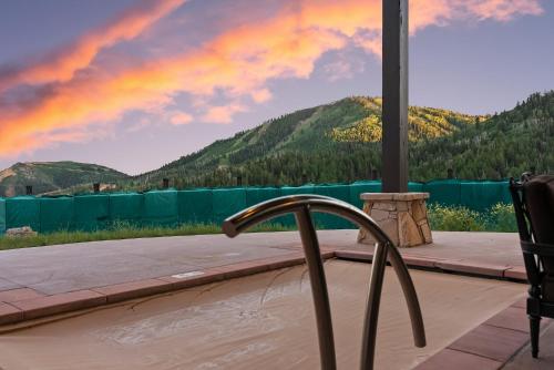 Sky Ridge Retreat - image 32