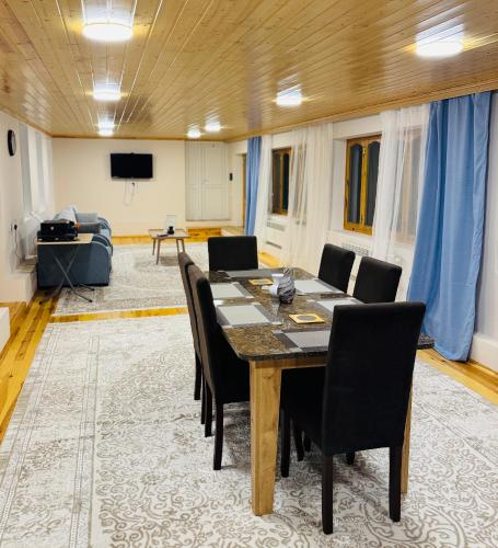 共用Lounge/電視區, House 39 in 舍基