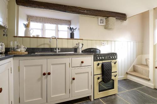 virtuve, Drewe Arms Church Cottage in Drewsteignton