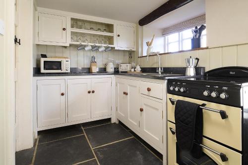 virtuve, Drewe Arms Church Cottage in Drewsteignton