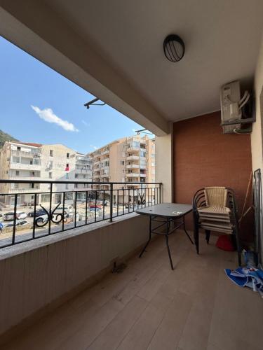 Comfort Apartment Budva Near Kuzina with Parking - image 3