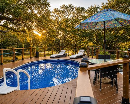 Serene Mountain Retreat With Pool in Howey in the Hills (Florida)